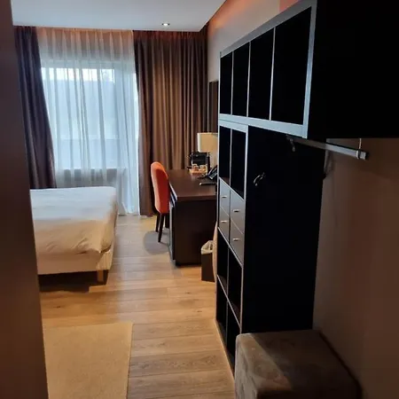 Hotel Skol L'original Strassen