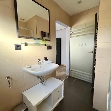 Hotel Skol L'original Strassen