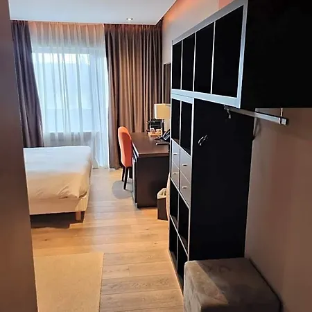 Hotel Skol L'original Strassen