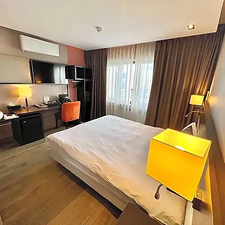 Skol L'original Hotel 3*