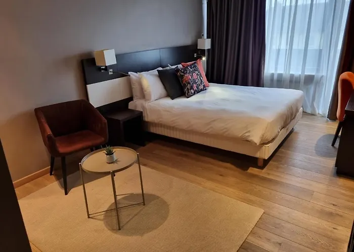 Hotel Skol L'original Strassen