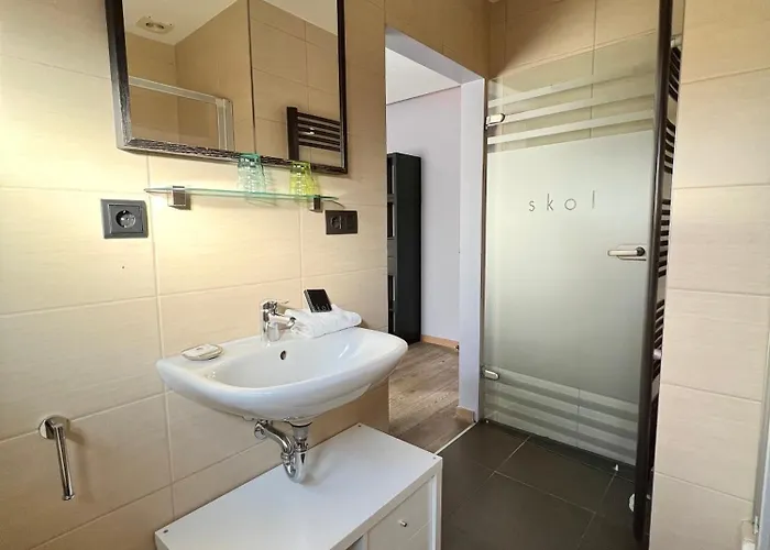 Hotel Skol L'original Strassen